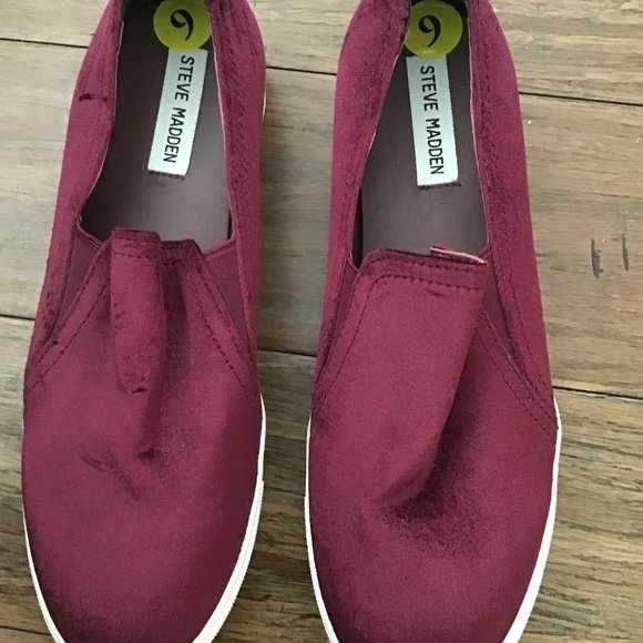 STEVE MADDEN KENZY 9M Burgundy Crushed Velvet Loafer/Sneaker/Slip-On NWOT*NICE* - Picture 1 of 5